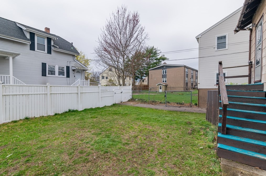 1 Meadowbrook Rd, Braintree MA exterior