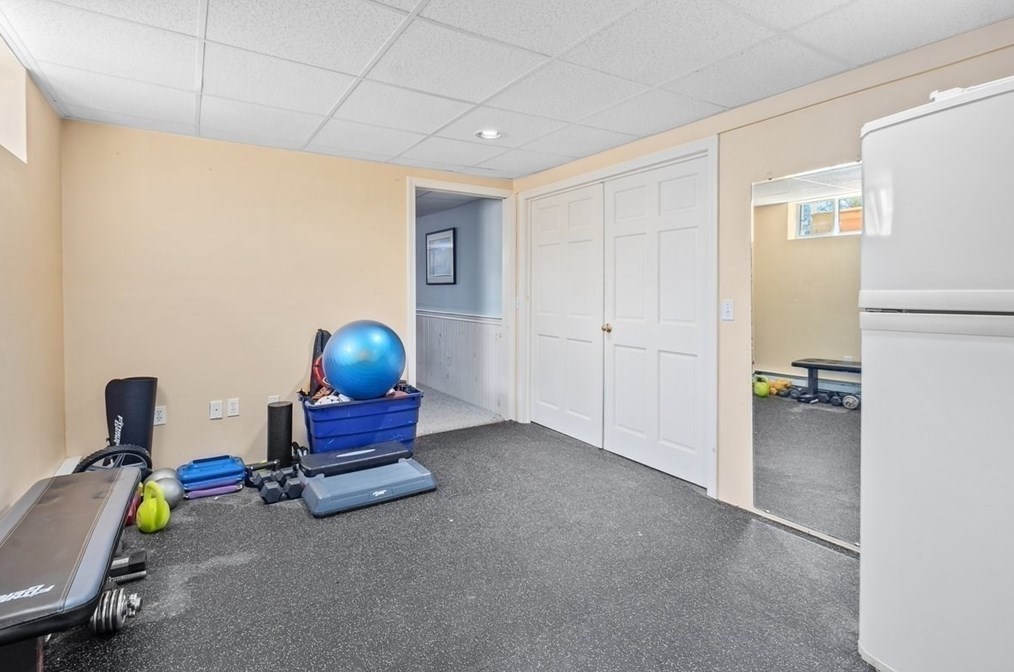 20 Ocean Vw Dr, Hingham MA 02043-1224 exterior