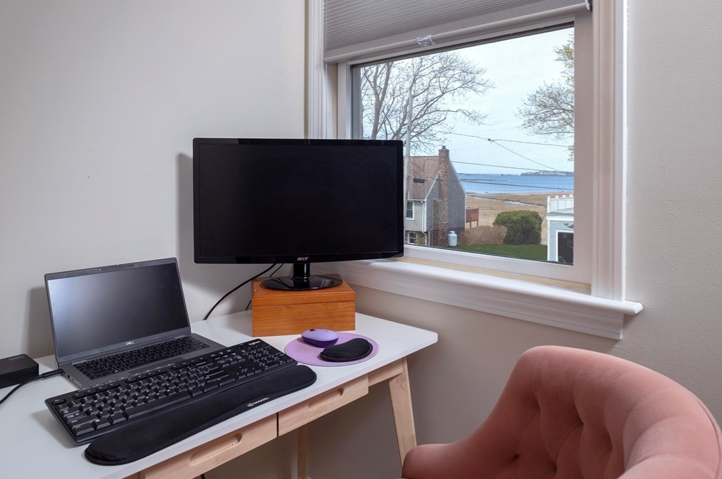 20 Ocean Vw Dr, Hingham MA 02043-1224 exterior