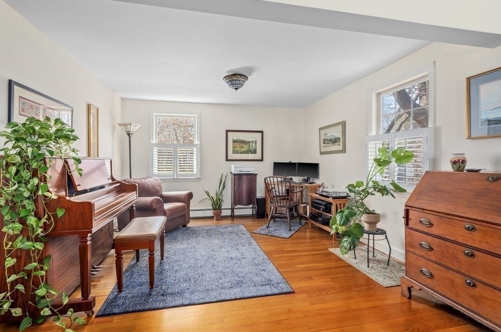 20 Ocean Vw Dr, Hingham MA 02043-1224 exterior