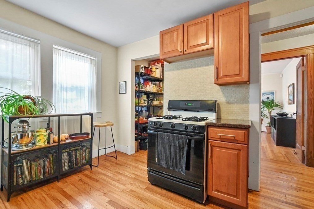 72 Bradford Rd, Watertown MA 02472-1215 exterior