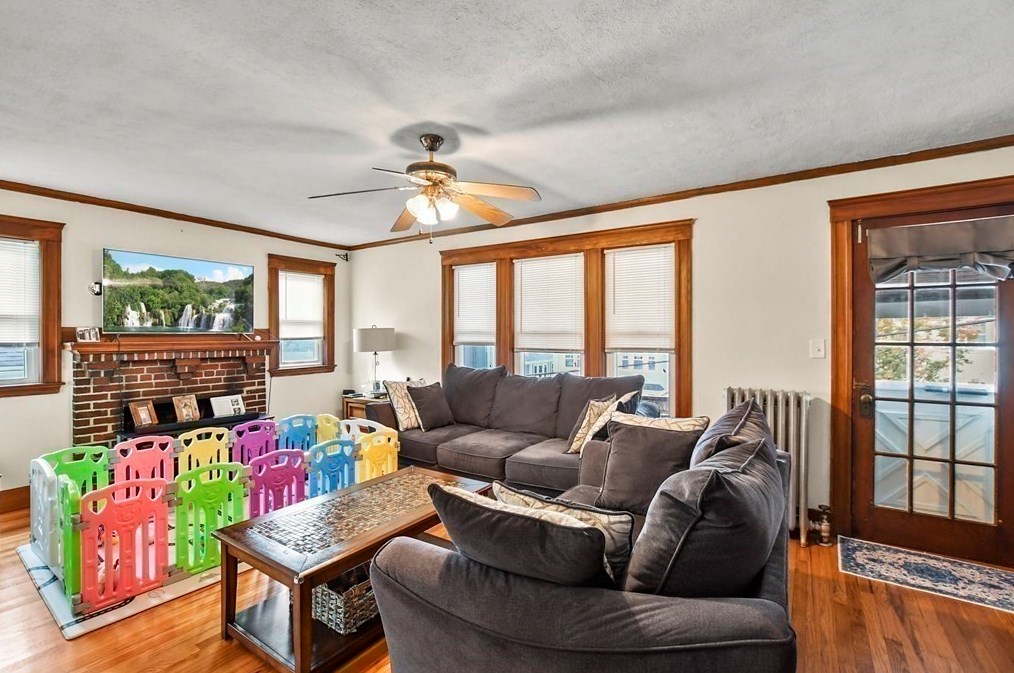 72 Bradford Rd, Watertown MA 02472-1215 exterior