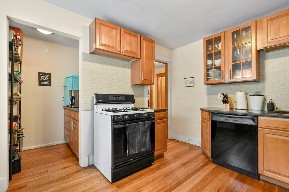 72 Bradford Rd, Watertown MA 02472-1215 exterior