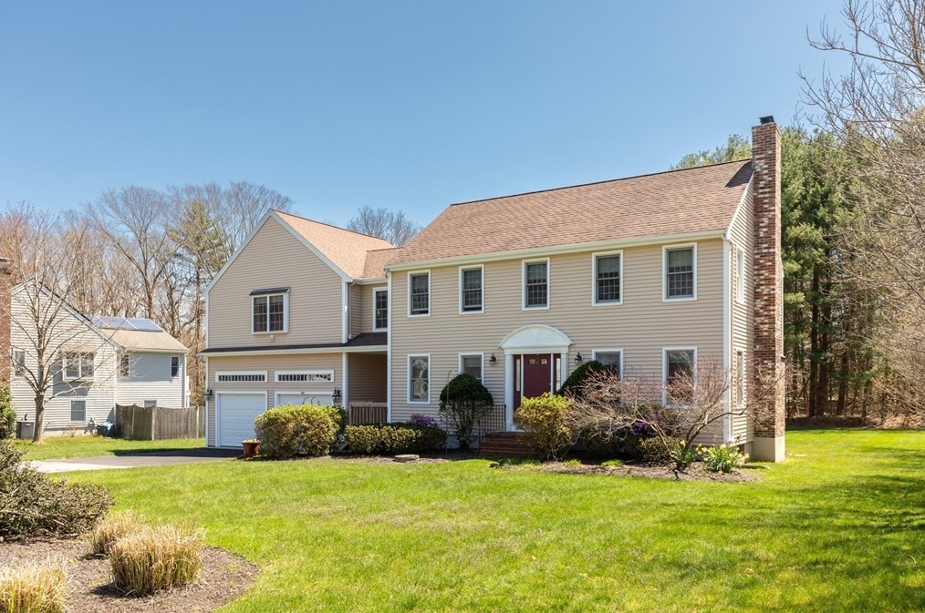 9 White Rd, Rockland, MA 02370 exterior