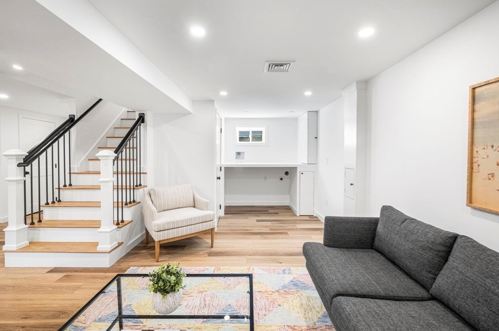 70 Dow Ave, Arlington MA  02476-7106 exterior