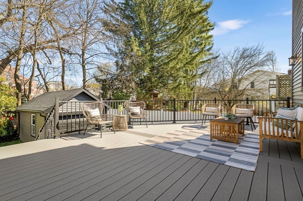 70 Dow Ave, Arlington MA  02476-7106 exterior