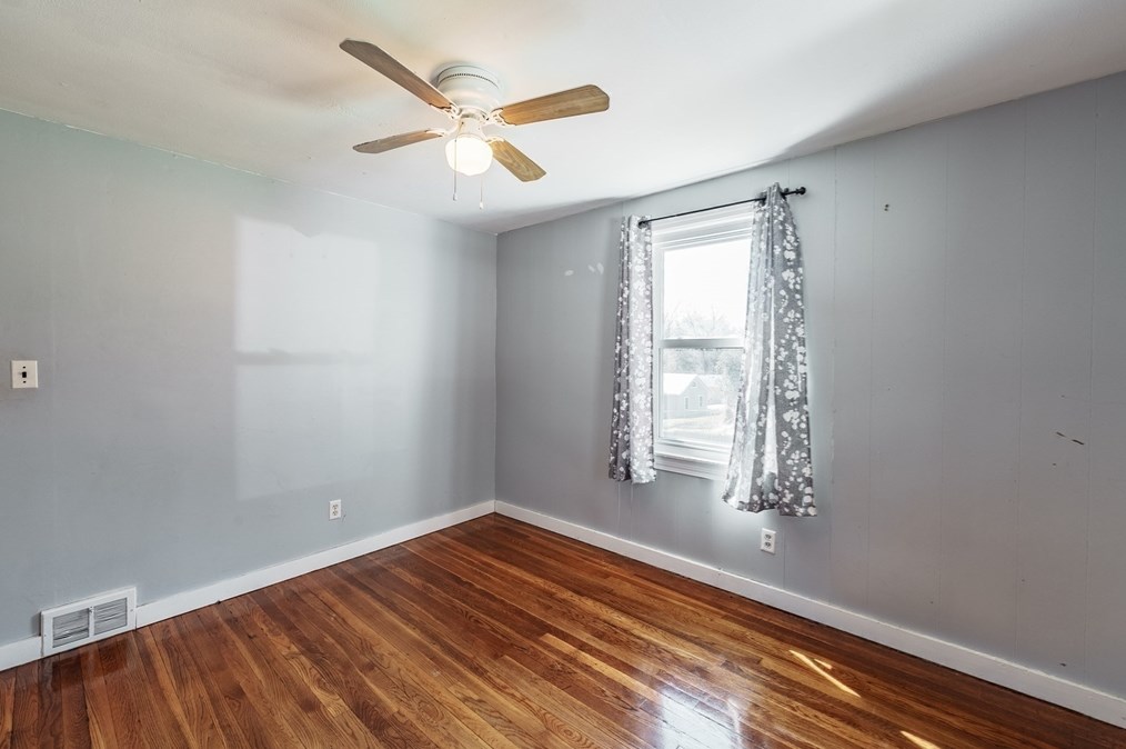 287 Hadley St, South Hadley MA  01075-1032 exterior