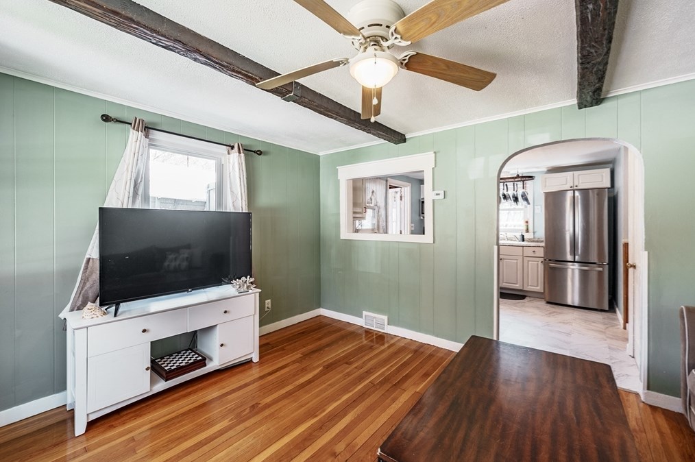 287 Hadley St, South Hadley MA  01075-1032 exterior