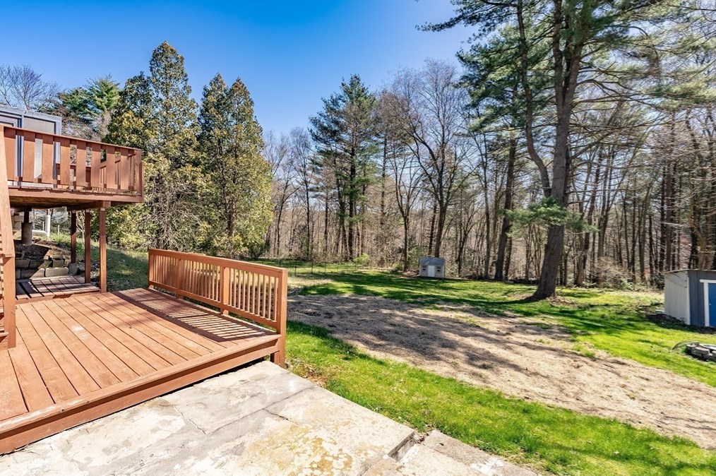 287 Hadley St, South Hadley MA  01075-1032 exterior