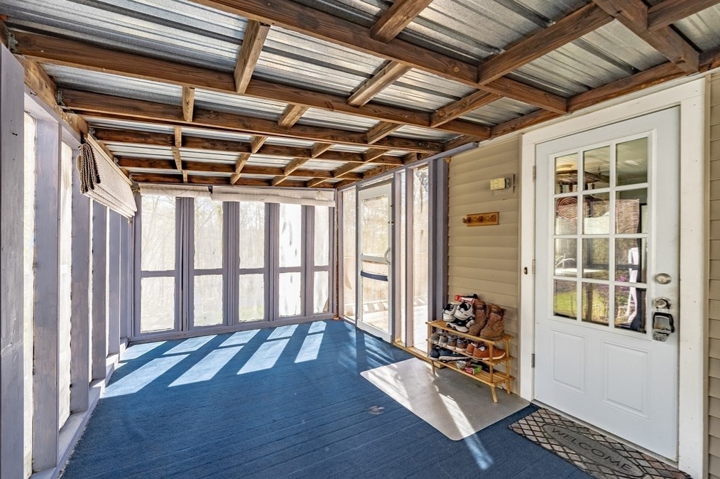 287 Hadley St, South Hadley MA  01075-1032 exterior