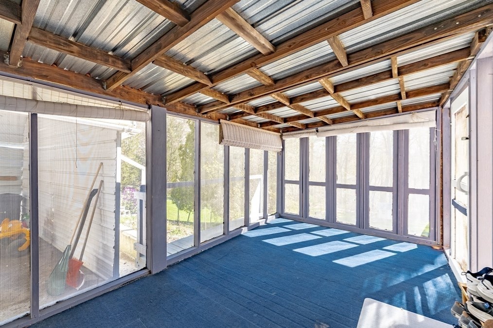 287 Hadley St, South Hadley MA  01075-1032 exterior