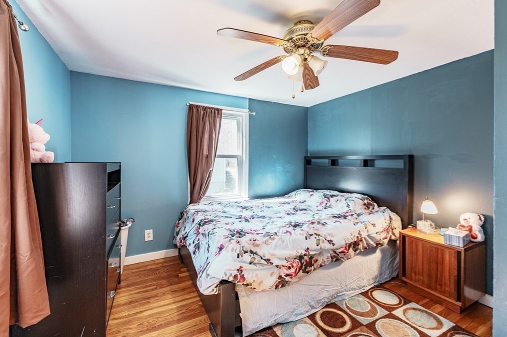 287 Hadley St, South Hadley MA  01075-1032 exterior