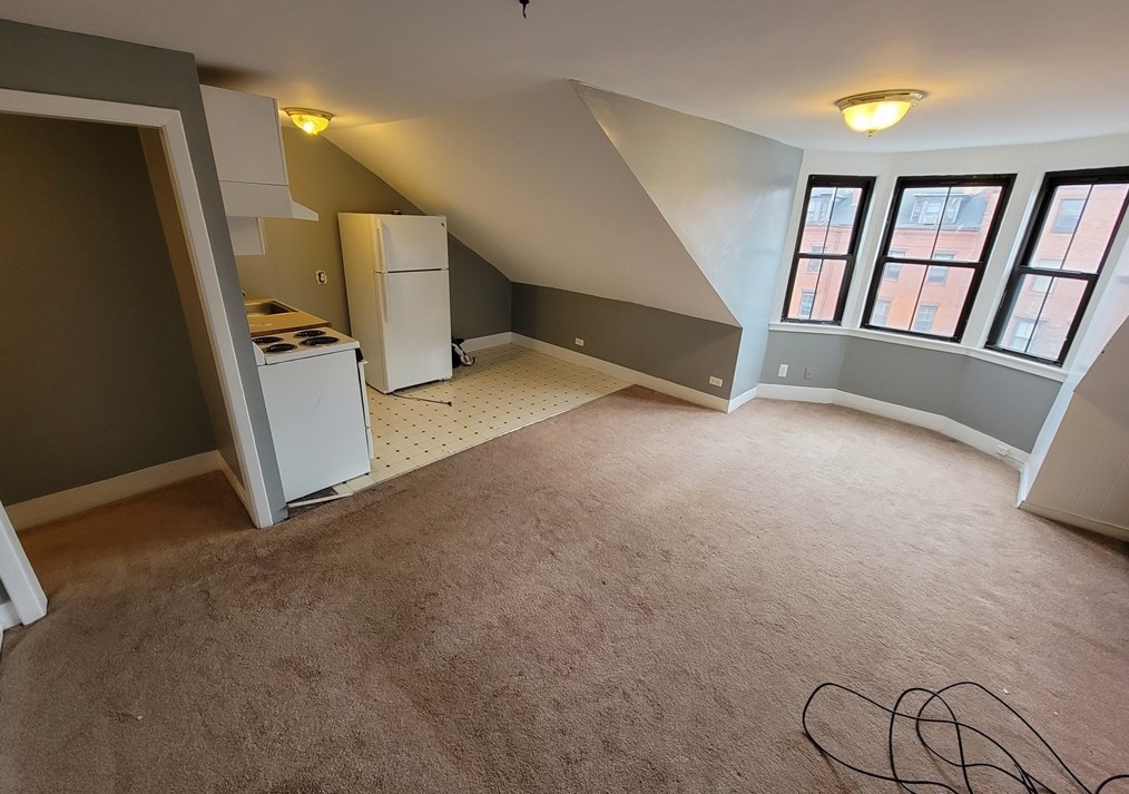 679 Massachusetts Ave #4, Boston, MA 02118