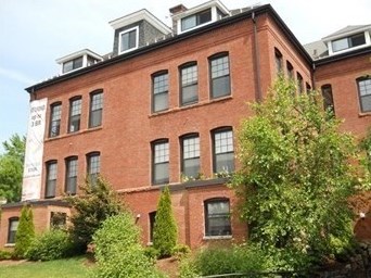 28 Adams St, Worcester MA  01604-1684 exterior