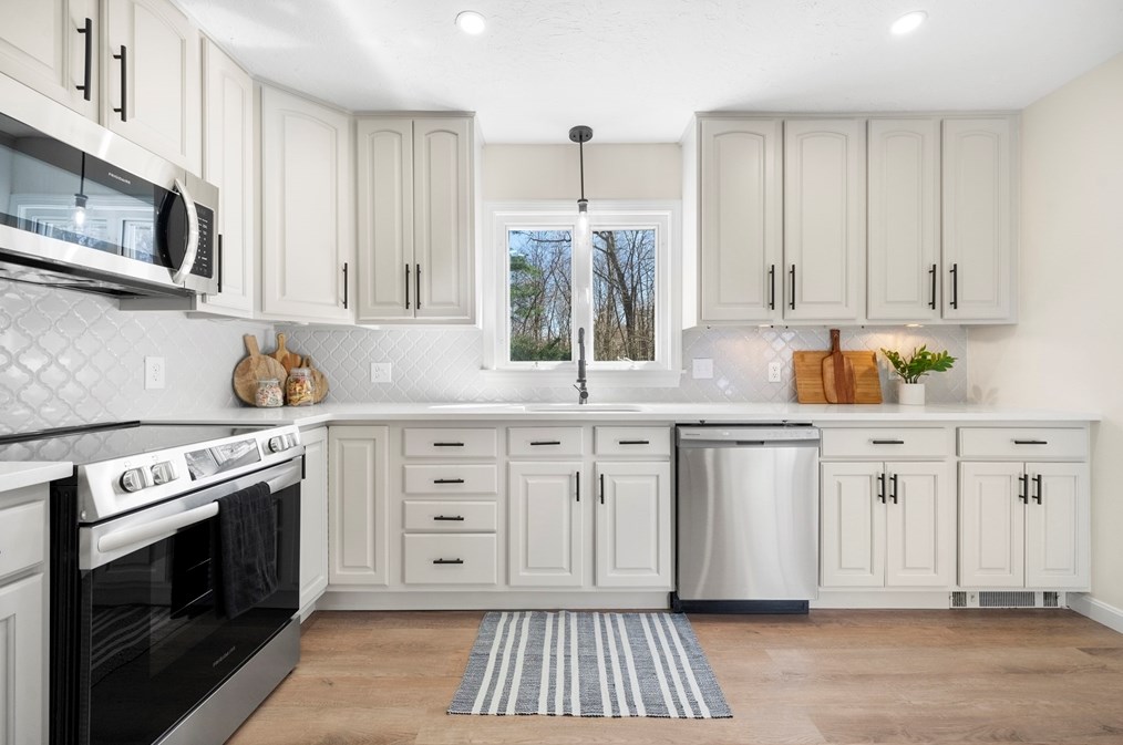 2700 Anderson Dr, Dighton MA  02715-1400 exterior