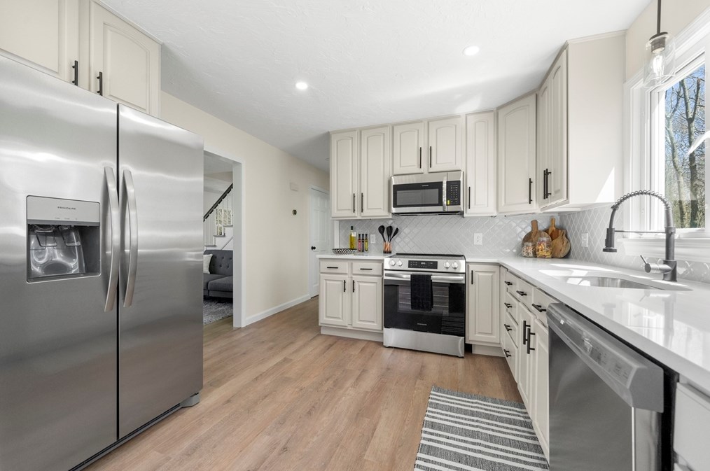 2700 Anderson Dr, Dighton MA  02715-1400 exterior