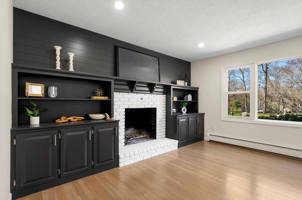 2700 Anderson Dr, Dighton MA  02715-1400 exterior