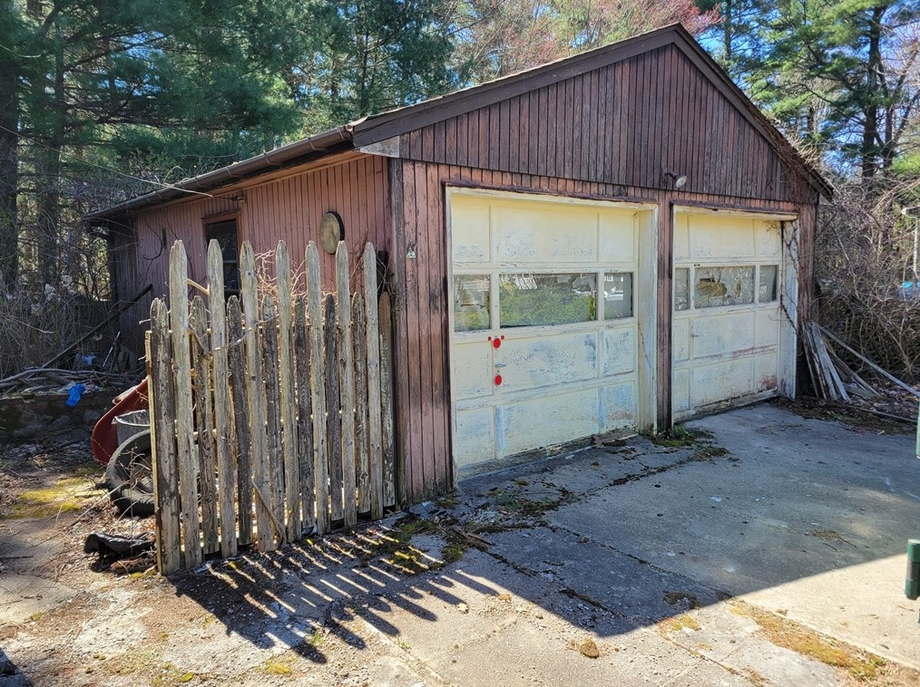 32 Shirley Rd, Stoughton, MA 02072