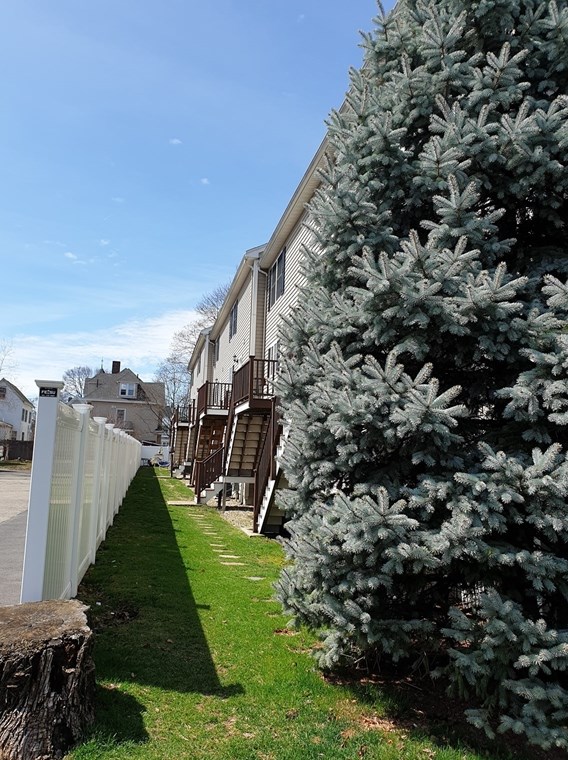 36 Bacon St, Waltham MA  02451-4360 exterior