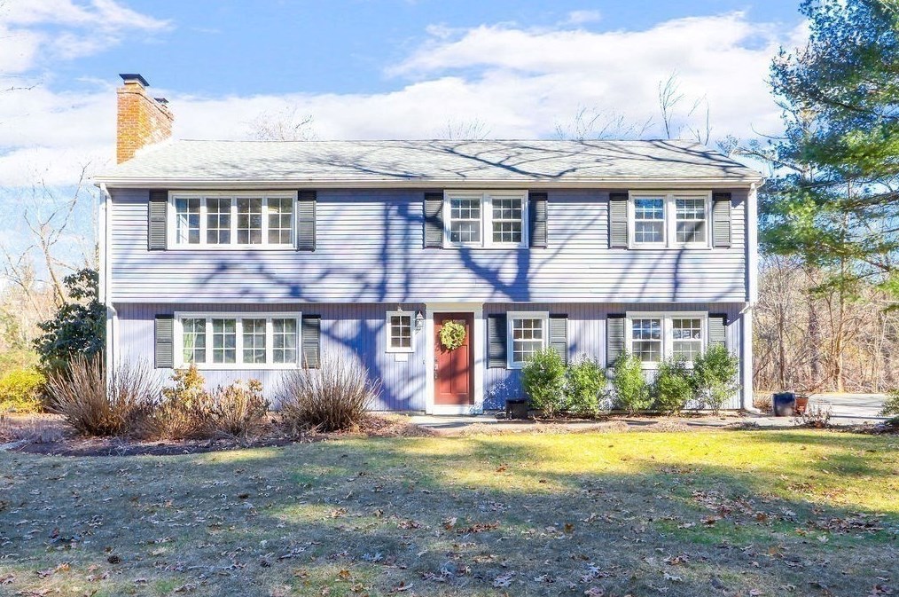 36 Meadowbrook Rd, Bedford, MA 01730-1350