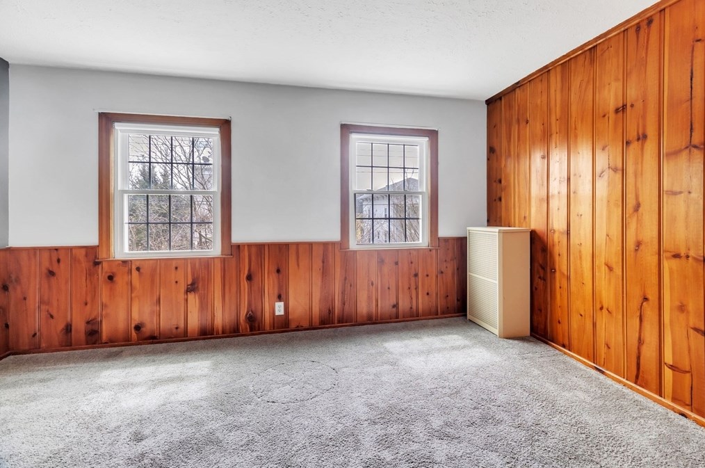 81 Fairview Ave, Chicopee MA 01013-2919 exterior