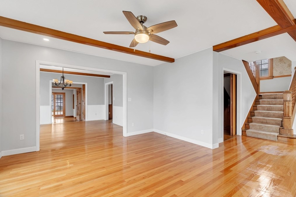 81 Fairview Ave, Chicopee MA 01013-2919 exterior