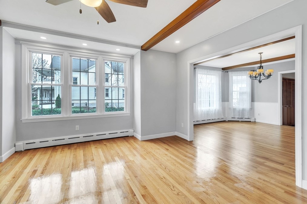 81 Fairview Ave, Chicopee MA 01013-2919 exterior