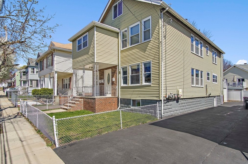 24 Englewood Ave, Everett, MA 02149-5405