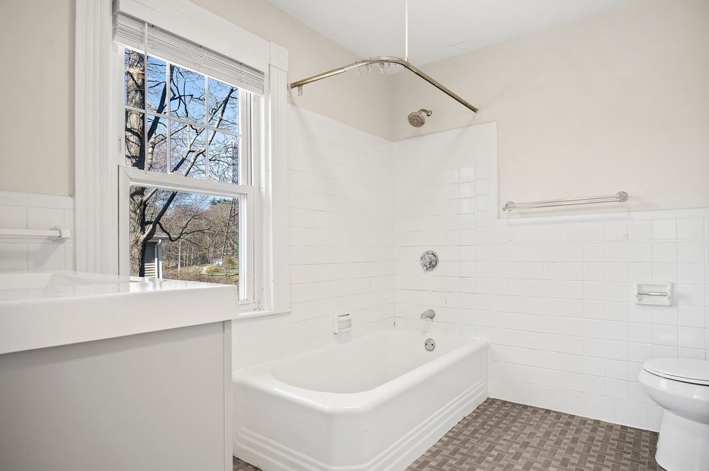 323 Franklin St, Holbrook MA  02343-1113 exterior