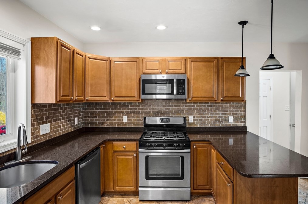 323 Franklin St, Holbrook MA  02343-1113 exterior