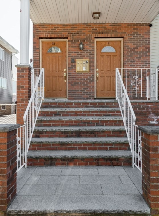 19 Stuart St, Everett, MA 02149 exterior