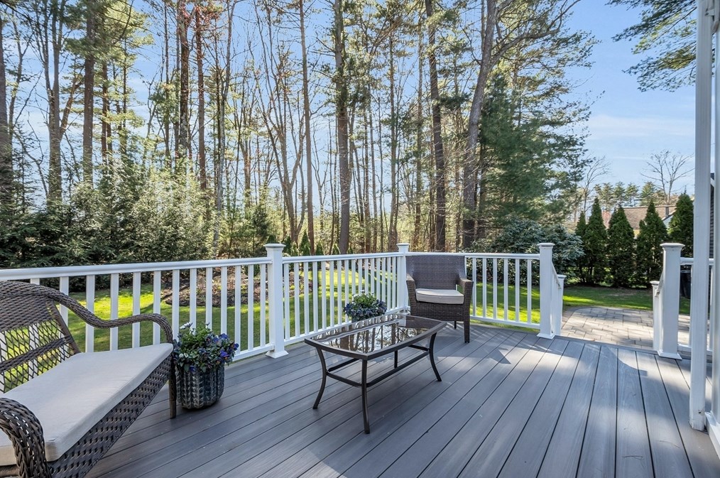 27 Shannon Way, Lancaster MA 01523-2952 exterior