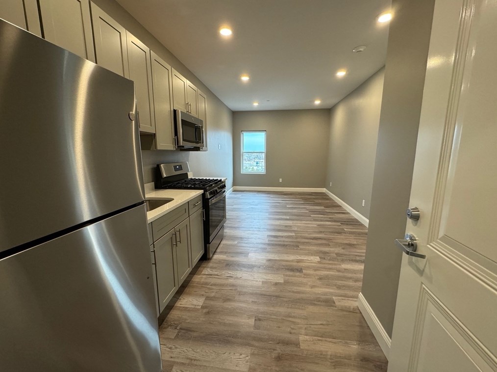 38 Walnut Ave #204, Revere, MA 02151