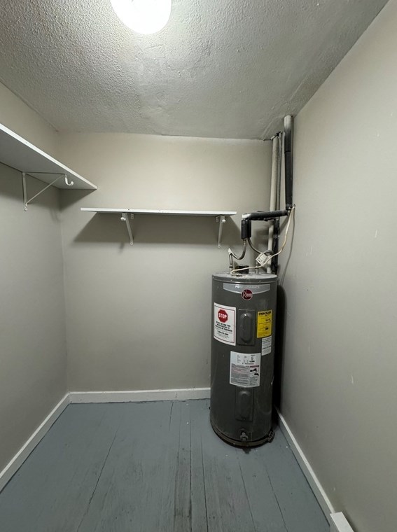 828 Chicopee St, Chicopee MA 01013-2984 exterior