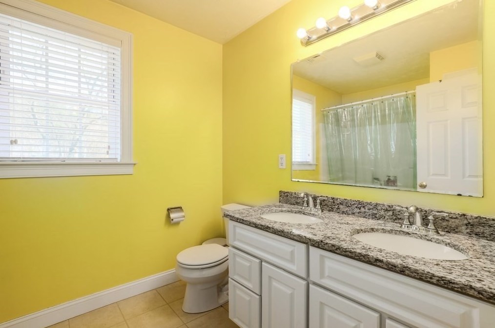 110 Wachusett St, Holden MA 01520-2631 exterior