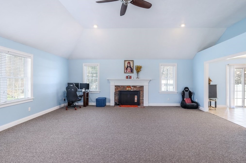 110 Wachusett St, Holden MA 01520-2631 exterior