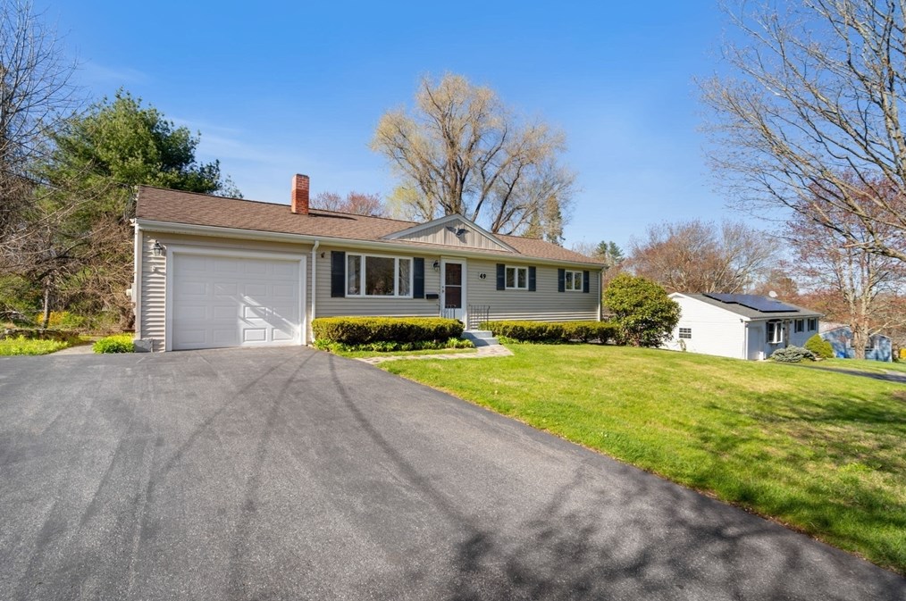 49 Marked Tree Rd, Holliston, MA 01746
