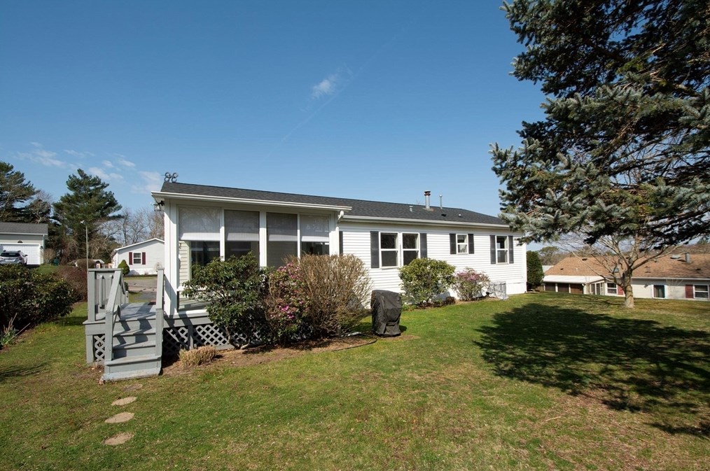 9 Headlands Dr, Plymouth, MA 02360