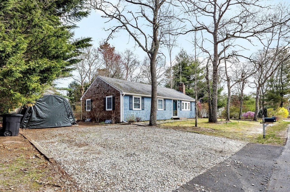 7 Ships Rudder Dr, Mashpee, MA 02649