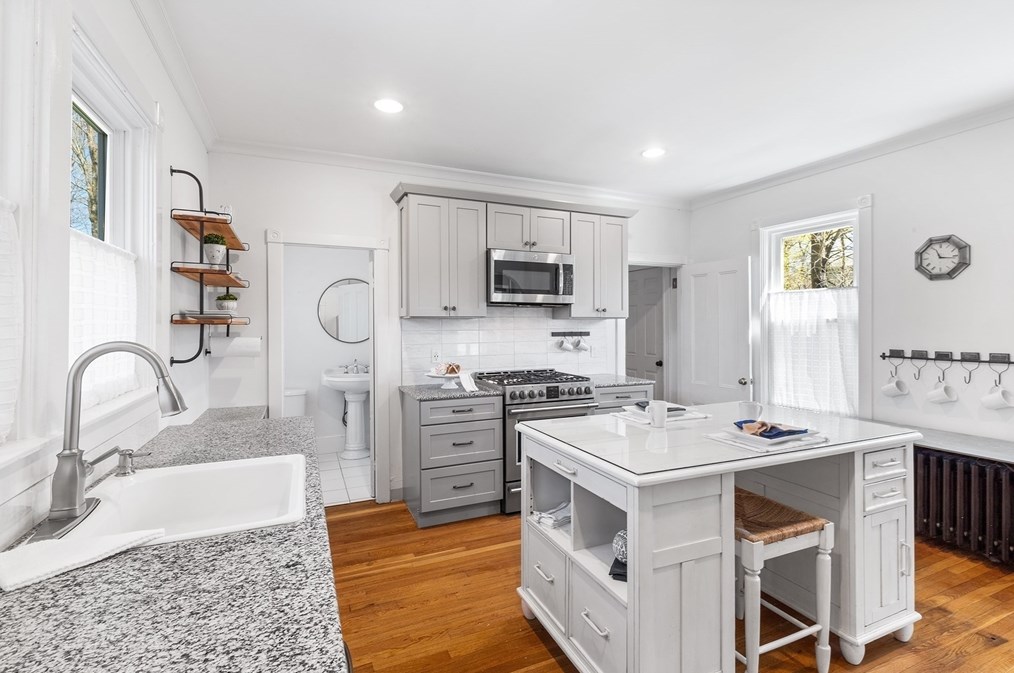 163 Central St, Franklin MA  02038-2146 exterior