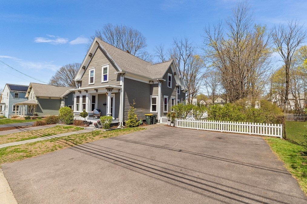 163 Central St, Franklin MA  02038-2146 exterior