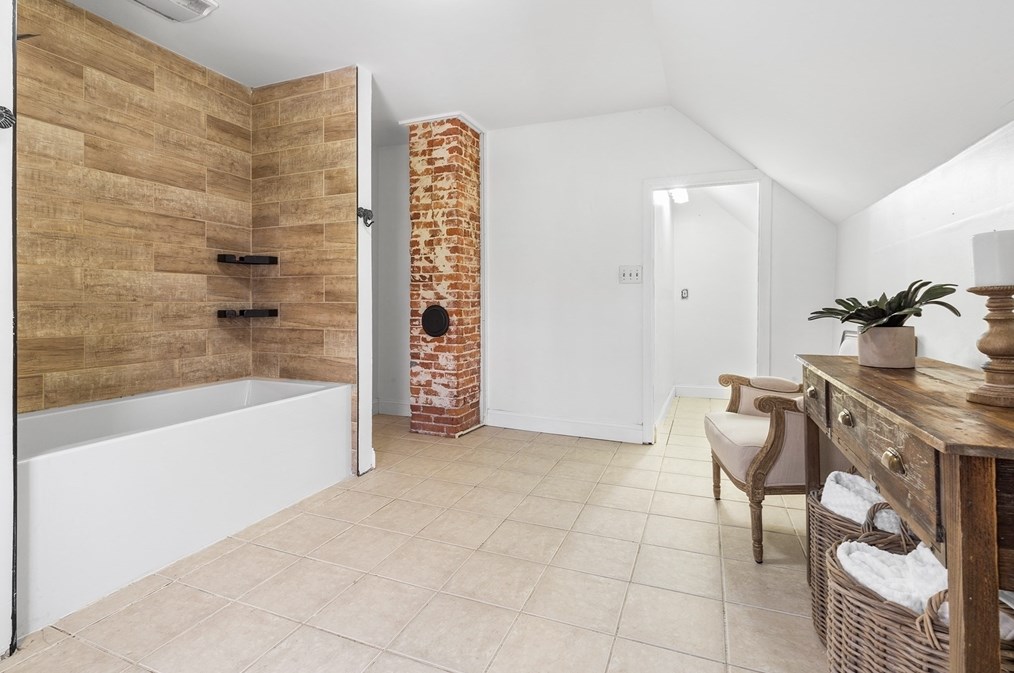 163 Central St, Franklin MA  02038-2146 exterior