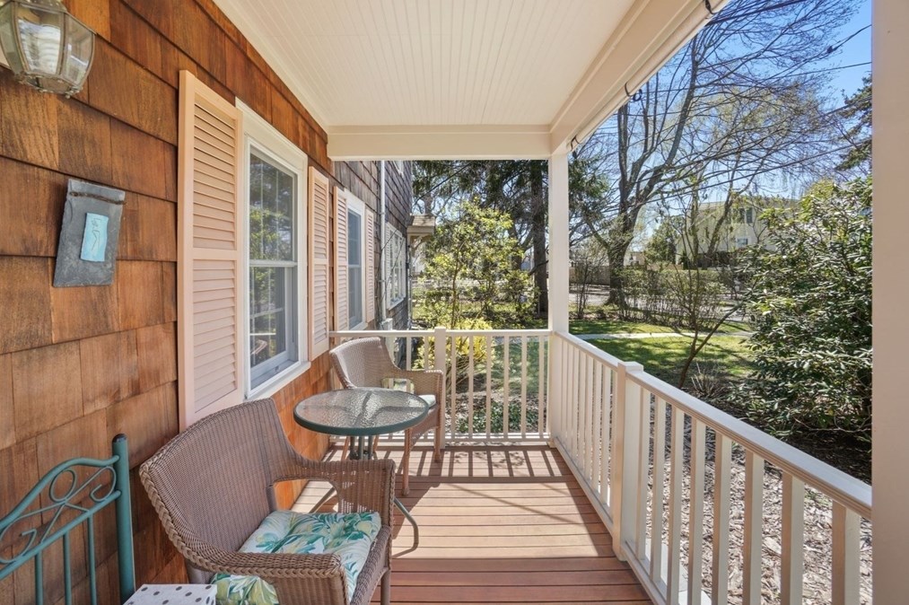 49 Sunnyside Ave, Arlington, MA 02474 exterior