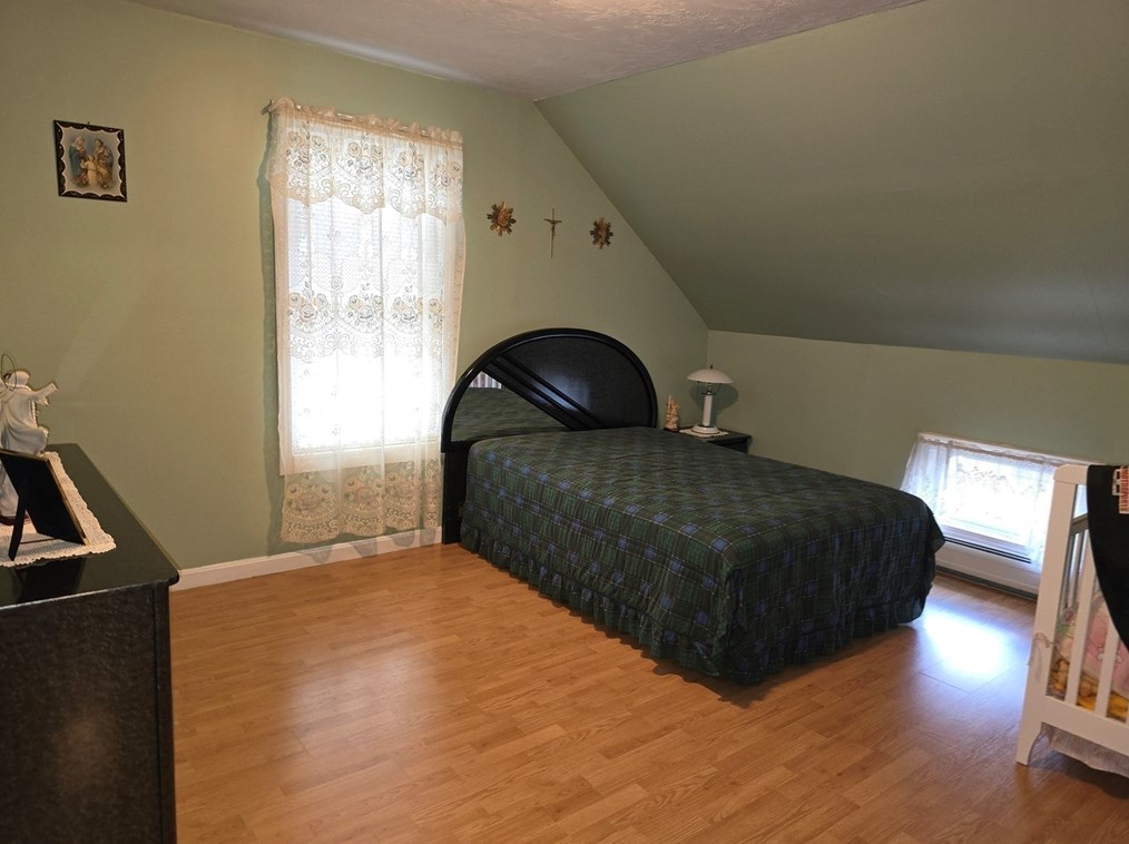 96 Danforth St, Fall River MA  02720-2323 exterior