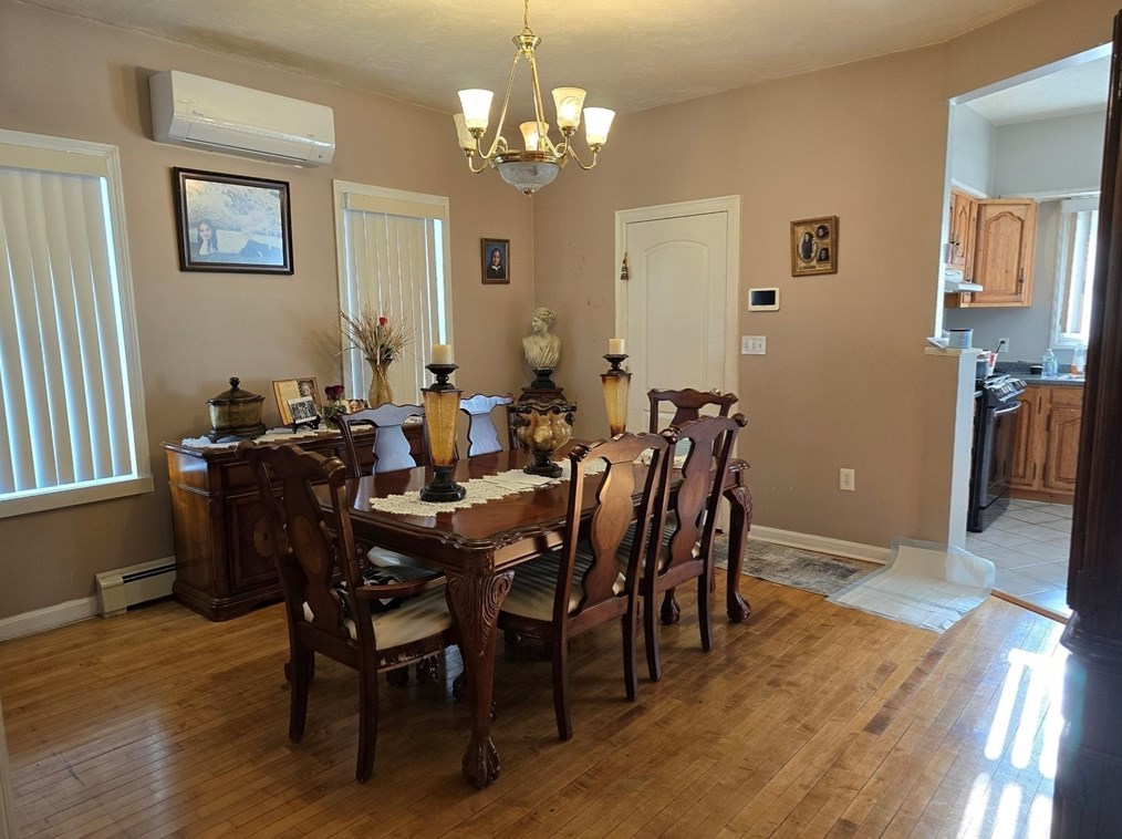 96 Danforth St, Fall River MA  02720-2323 exterior