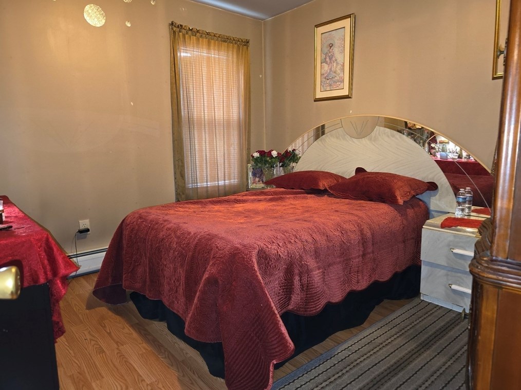 96 Danforth St, Fall River MA  02720-2323 exterior