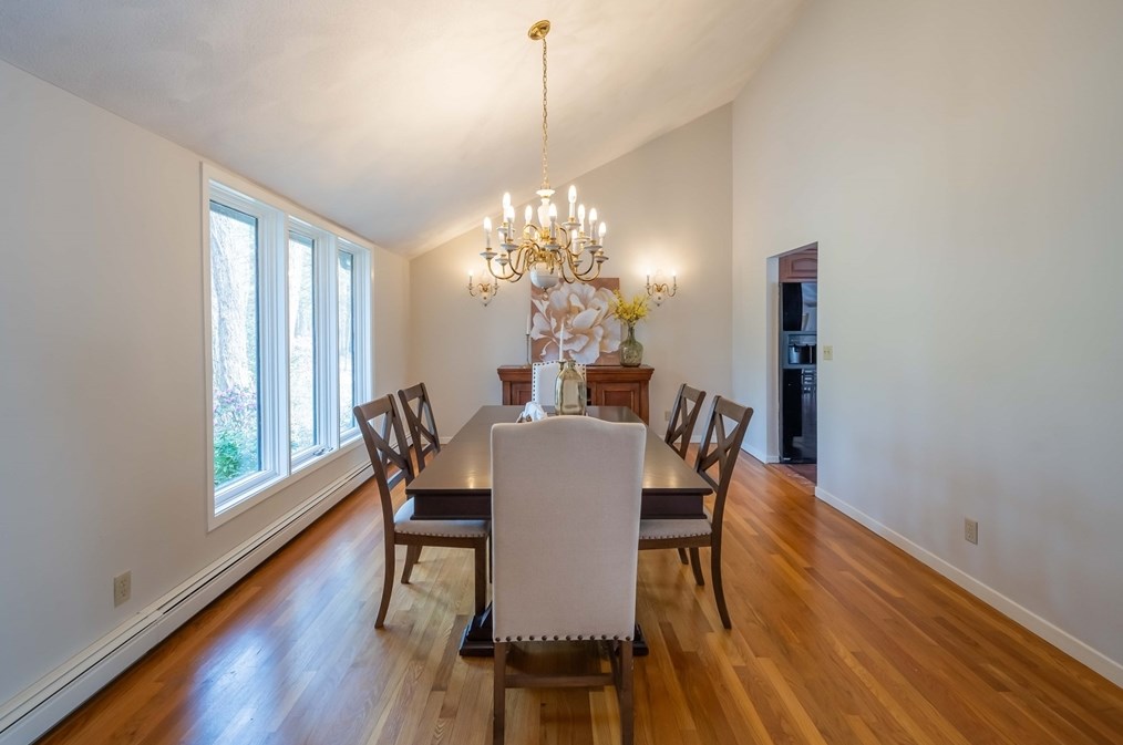 1 Friendship Ln, Lynnfield, MA 01940