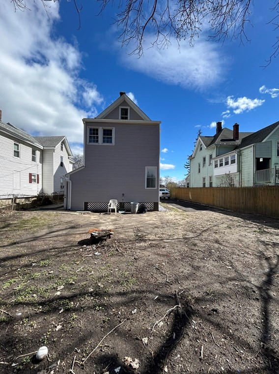 52 Osgood St, Springfield MA  01107-2106 exterior