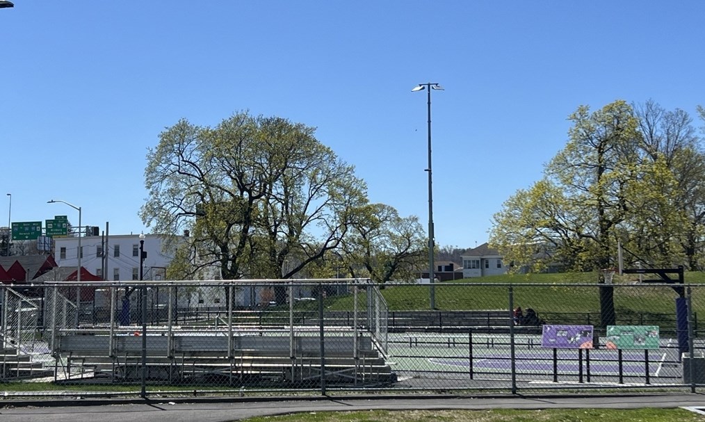 13 Sigel St, Worcester MA 01610-1824 exterior