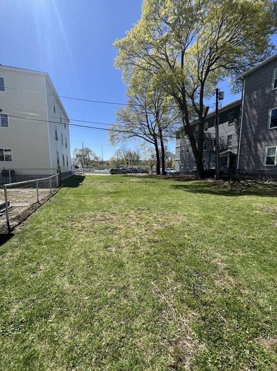 13 Sigel St, Worcester MA 01610-1824 exterior